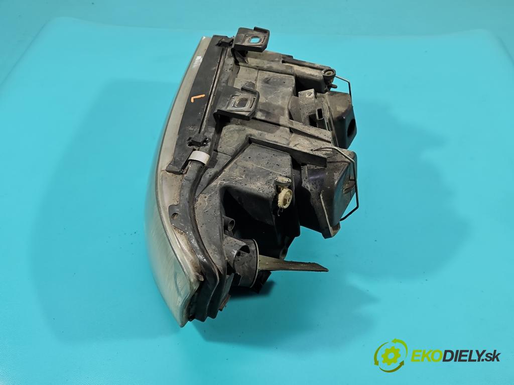 Audi A6 C5 1997-2004 1.9 tdi 110 HP manual 81 kW 1896 cm3 4- Reflektor: ľavý  (Kľučka dverí ostatné)