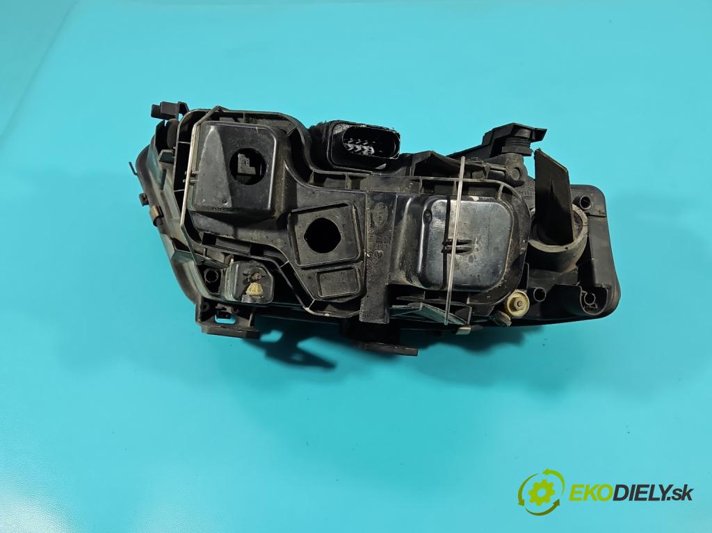 Audi A6 C5 1997-2004 1.9 tdi 110 HP manual 81 kW 1896 cm3 4- Reflektor: ľavý  (Kľučka dverí ostatné)