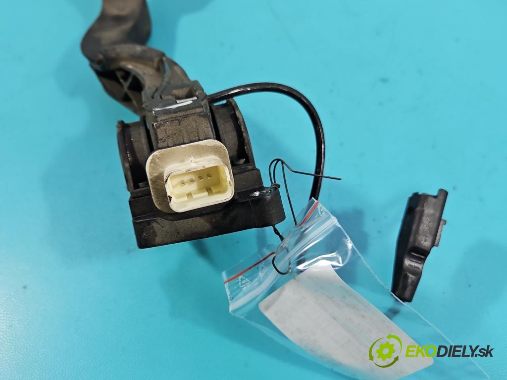 Citroen C4 I 2004-2011 2.0 16V 177 HP manual 130 kW 1997 cm3 3- pedal plyn potenciometr: F00C3E2429