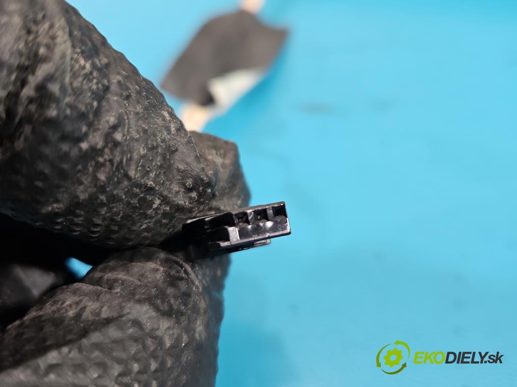 Bmw 5 G30 2017-2024 2.0d 190 HP automatic 140 kW 1995 cm3 4- lišta ozdobná vnitŕní: 8064906