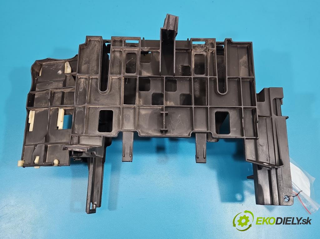 Bmw 5 G30 2017-2024 2.0d 190 HP automatic 140 kW 1995 cm3 4- Upevnenie: 8584651