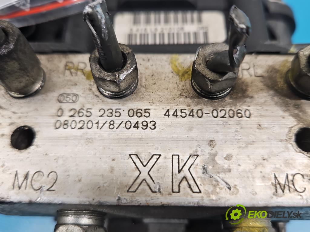 Toyota Auris I 2006-2013 2.0 D4D 126 HP manual 93 kW 1998 cm3 5- čerpadlo abs 0265235065 (Pumpa ABS)