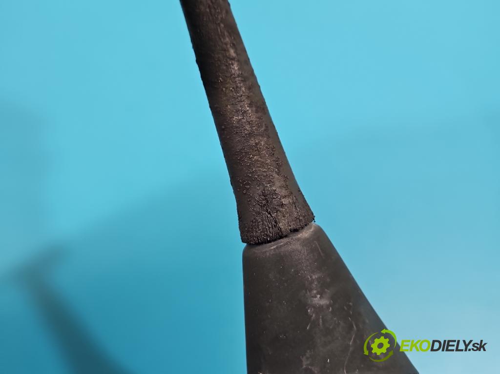 Toyota Auris I 2006-2013 2.0 D4D 126 HP manual 93 kW 1998 cm3 5- Antena