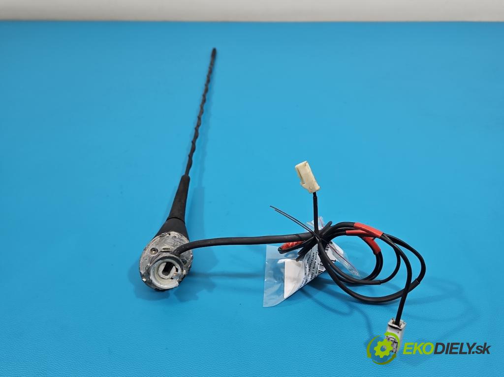 Toyota Auris I 2006-2013 2.0 D4D 126 HP manual 93 kW 1998 cm3 5- Antena