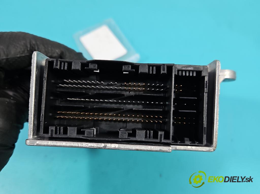 Bmw 5 G30 2017-2024 2.0d 190 hp automatic 140 kW 1995 cm3 4- řídící jednotka polštáře: 6841347