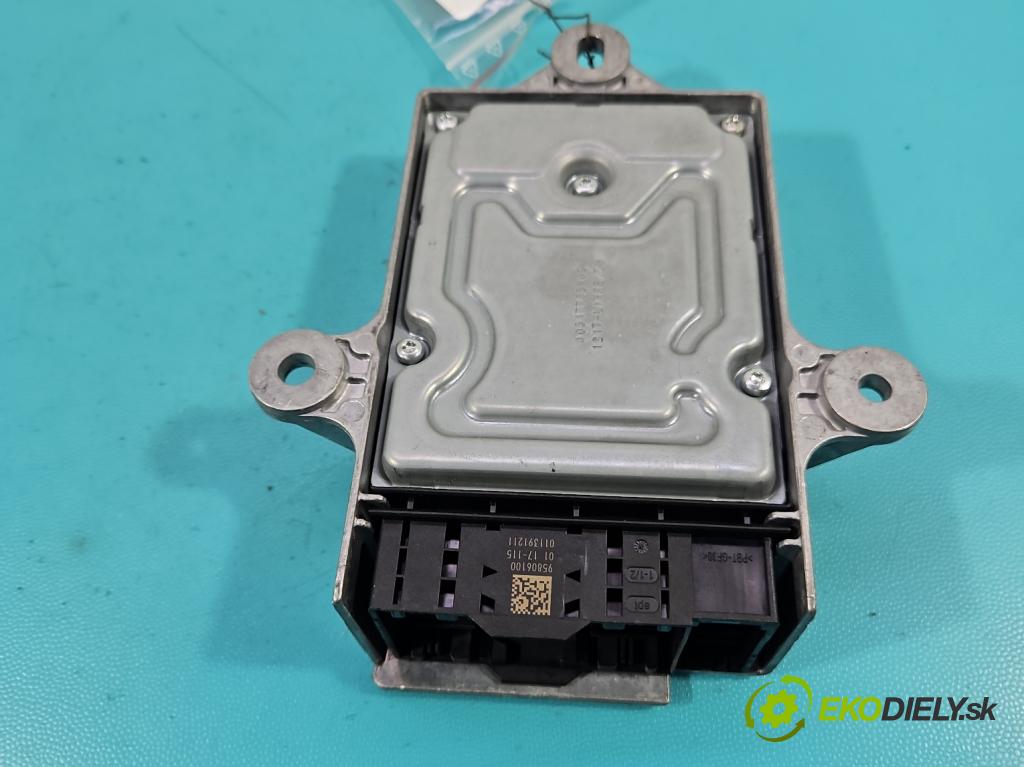 Bmw 5 G30 2017-2024 2.0d 190 hp automatic 140 kW 1995 cm3 4- řídící jednotka polštáře: 6841347