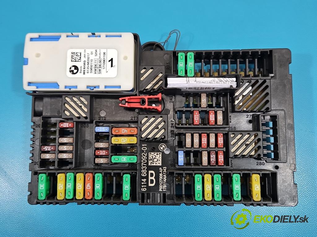 Bmw 5 G30 2017-2024 2.0d 190 hp automatic 140 kW 1995 cm3 4- skříňka pojistková 6837092 (Pojistková skříňka)