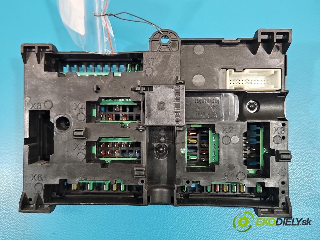 Bmw 5 G30 2017-2024 2.0d 190 hp automatic 140 kW 1995 cm3 4- skříňka pojistková 6837092 (Pojistková skříňka)