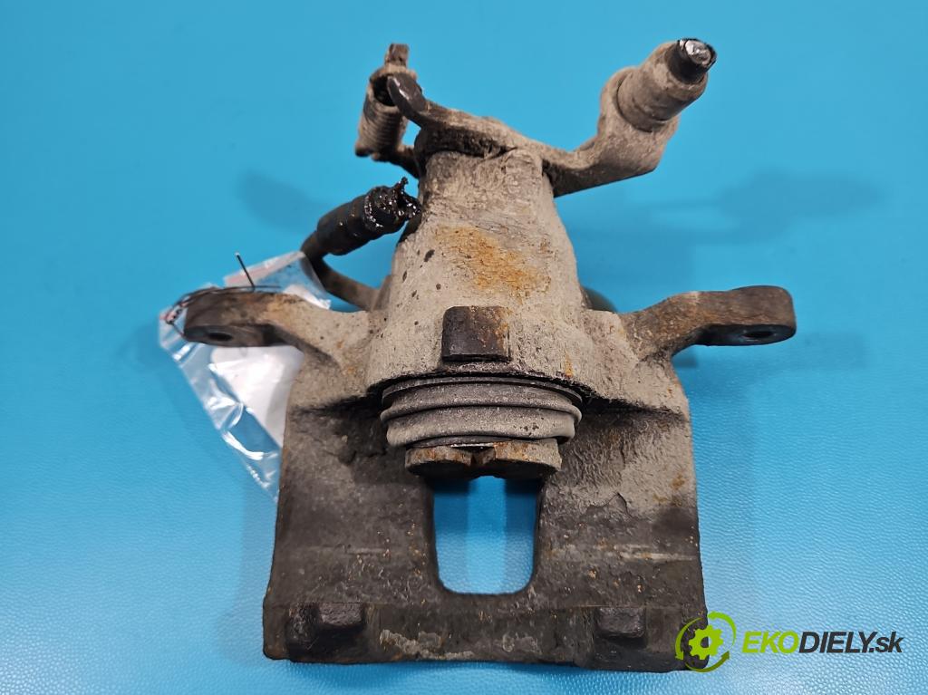 Fiat Freemont 2.0 jtd 170 HP automatic 125 kW 1956 cm3 5- brzdič zadné ľavý  (Kľučka dverí ostatné)