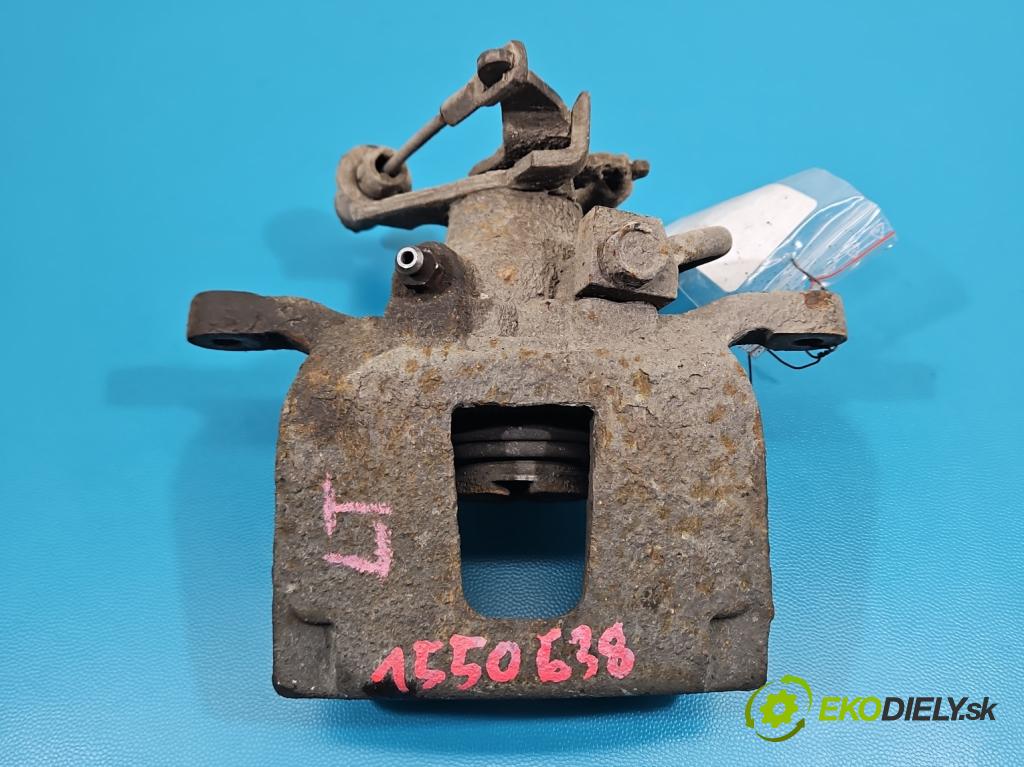 Fiat Freemont 2.0 jtd 170 HP automatic 125 kW 1956 cm3 5- brzdič zadné ľavý  (Kľučka dverí ostatné)