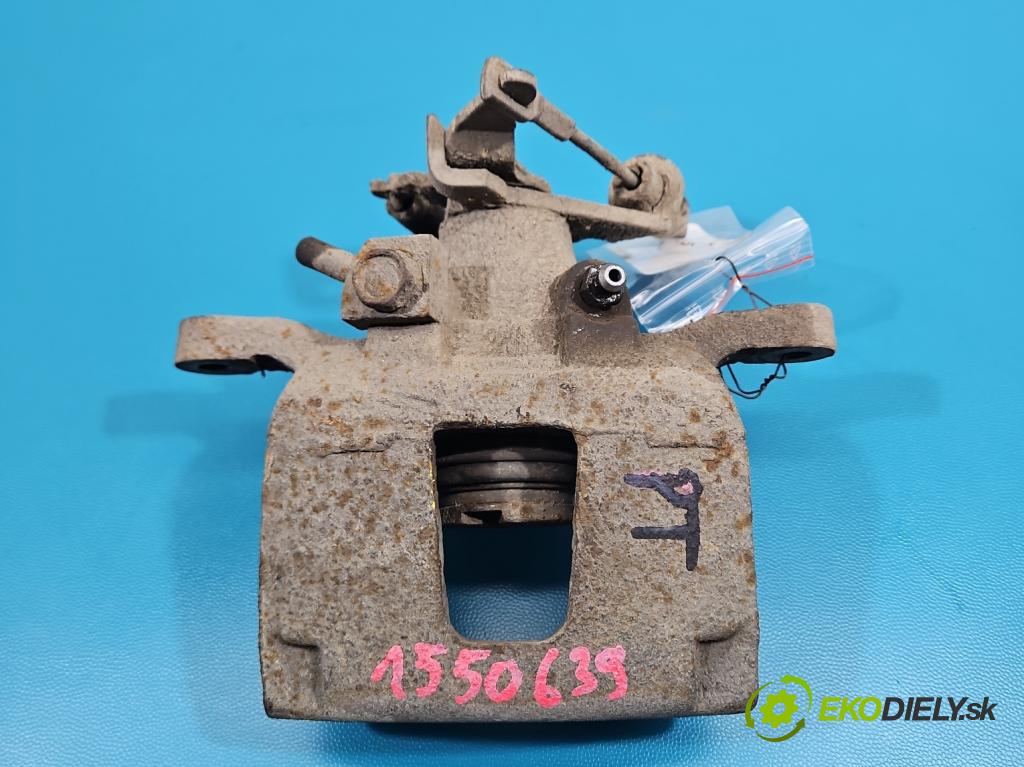 Fiat Freemont 2.0 jtd 170 HP automatic 125 kW 1956 cm3 5- brzdič zadné pravý  (Kľučka dverí ostatné)