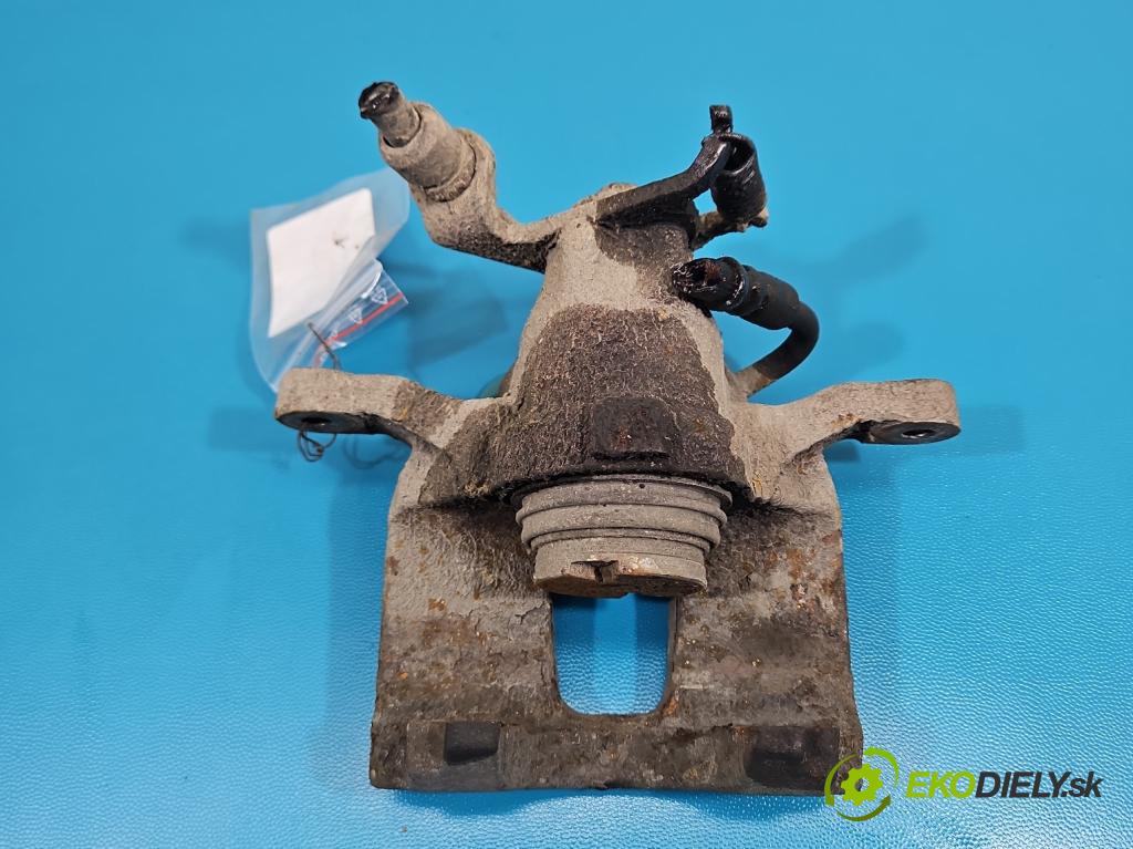 Fiat Freemont 2.0 jtd 170 HP automatic 125 kW 1956 cm3 5- brzdič zadné pravý  (Kľučka dverí ostatné)