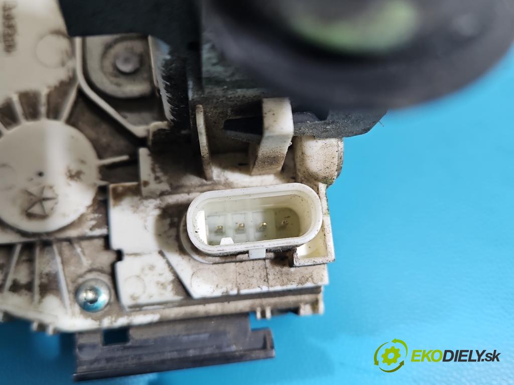 Fiat Freemont 2.0 jtd 170 hp automatic 125 kW 1956 cm3 5- zámek přední levý P04589913AE