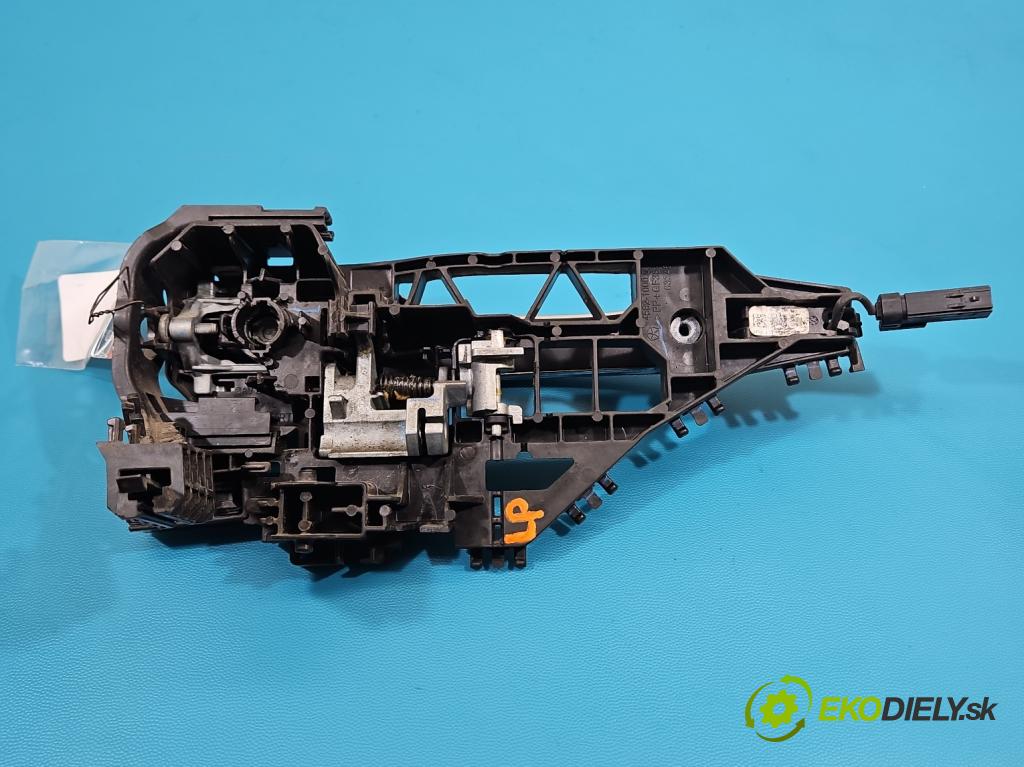 Fiat Freemont 2.0 jtd 170 HP automatic 125 kW 1956 cm3 5- rukoväť predné ľavé mimo: 4582-1000 (Kľučka dverí vonkajšia predná ľavá)