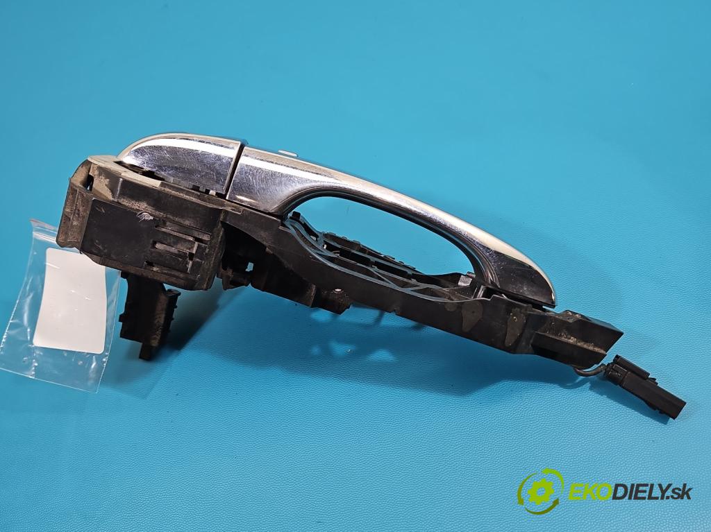 Fiat Freemont 2.0 jtd 170 HP automatic 125 kW 1956 cm3 5- rukoväť predné ľavé mimo: 4582-1000 (Kľučka dverí vonkajšia predná ľavá)