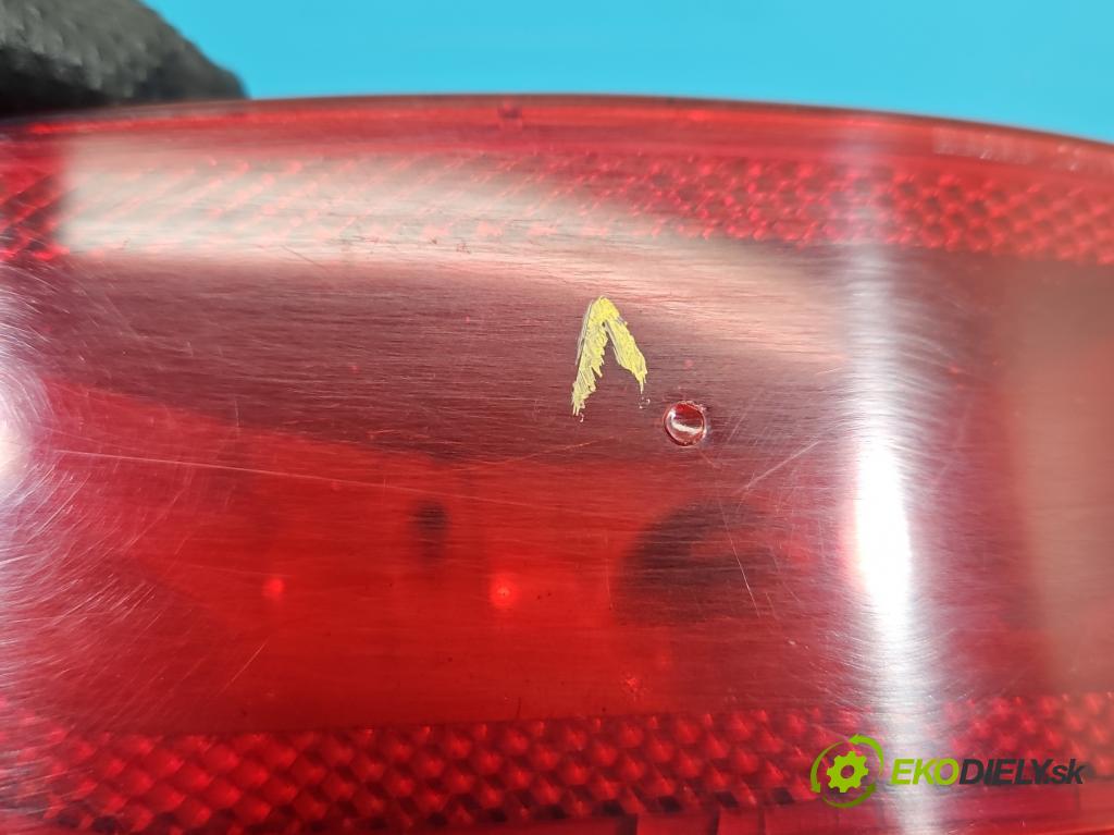 Fiat Freemont 2.0 jtd 170 HP automatic 125 kW 1956 cm3 5- svetlo / reflektor zadné pravé nárazník 57010716AB