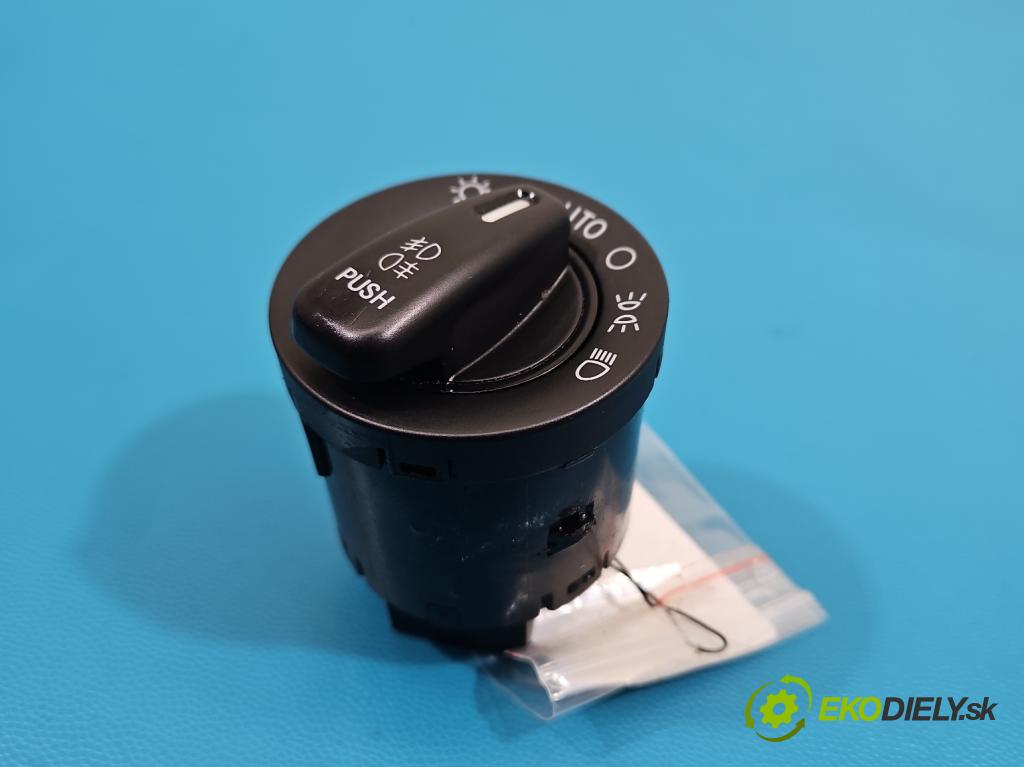 Fiat Freemont 2.0 jtd 170 HP automatic 125 kW 1956 cm3 5- prepínač světla: na doska: 68041761AC