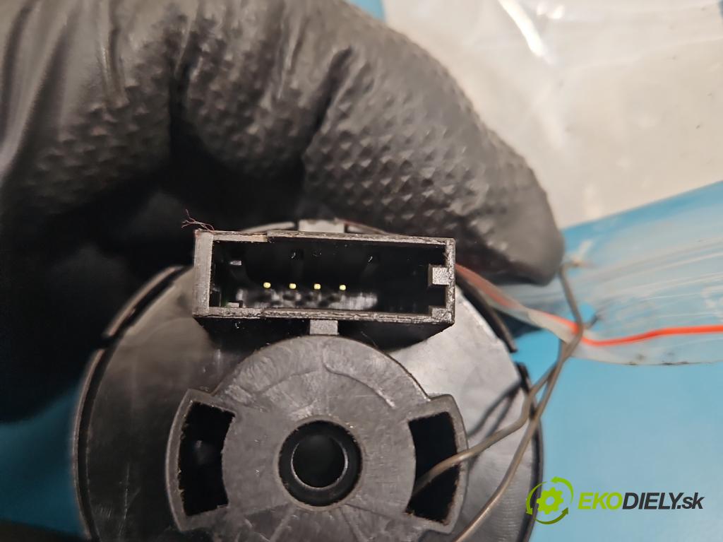 Fiat Freemont 2.0 jtd 170 HP automatic 125 kW 1956 cm3 5- prepínač světla: na doska: 68041761AC