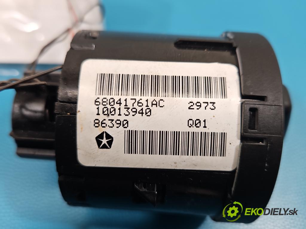 Fiat Freemont 2.0 jtd 170 HP automatic 125 kW 1956 cm3 5- prepínač světla: na doska: 68041761AC