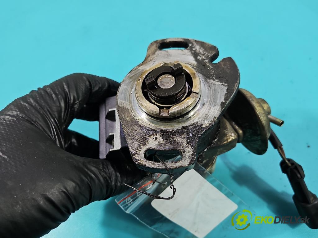 Fiat Uno 1.1 karburátor: 56 HP manual 41 kW 1100 cm3 5- rozdeľovač 829R11 (Rozdeľovač)