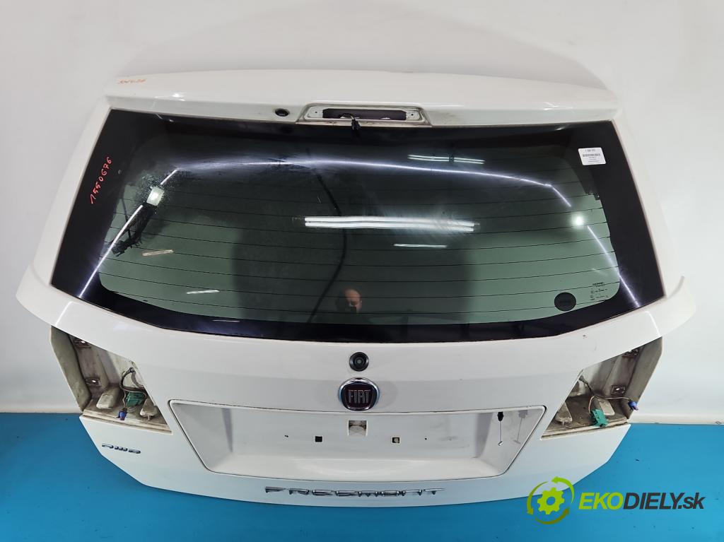 Fiat Freemont 2.0 jtd 170 hp automatic 125 kW 1956 cm3 5- zadní kufrové dveře  (Zadní kapota (kufr))