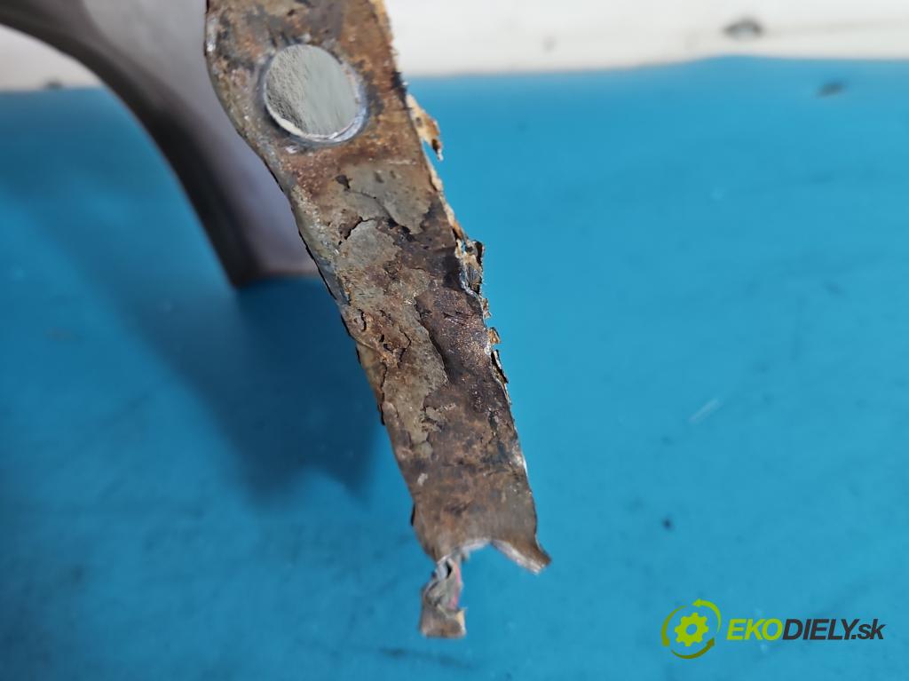 Toyota Auris I 2006-2013 2.0 D4D 126 hp manual 93 kW 1998 cm3 5- blatnik přední levý  (Levý přední blatník)