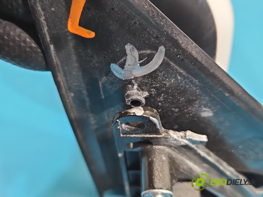 Fiat Freemont 2.0 jtd 170 HP automatic 125 kW 1956 cm3 5- zrkadlo ľavé  (Kľučka dverí ostatné)