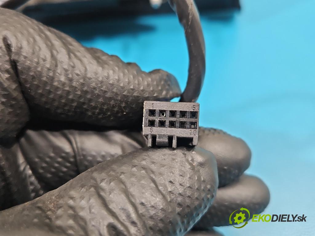 Fiat Freemont 2.0 jtd 170 HP automatic 125 kW 1956 cm3 5- zrkadlo ľavé  (Kľučka dverí ostatné)