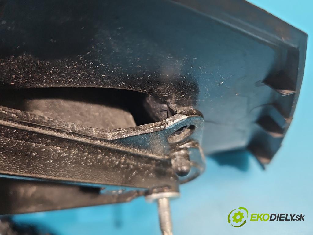 Fiat Freemont 2.0 jtd 170 HP automatic 125 kW 1956 cm3 5- zrkadlo ľavé  (Kľučka dverí ostatné)