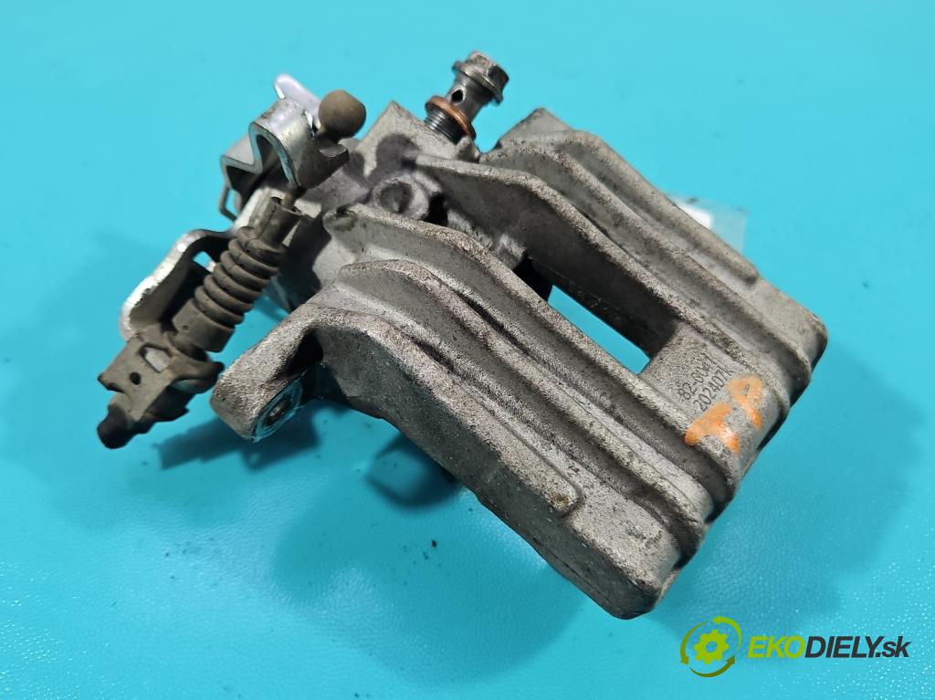 Vw Golf IV 1997-2003 1.9 tdi 110 HP manual 81 kW 1896 cm3 5- brzdič zadné pravý  (Kľučka dverí ostatné)