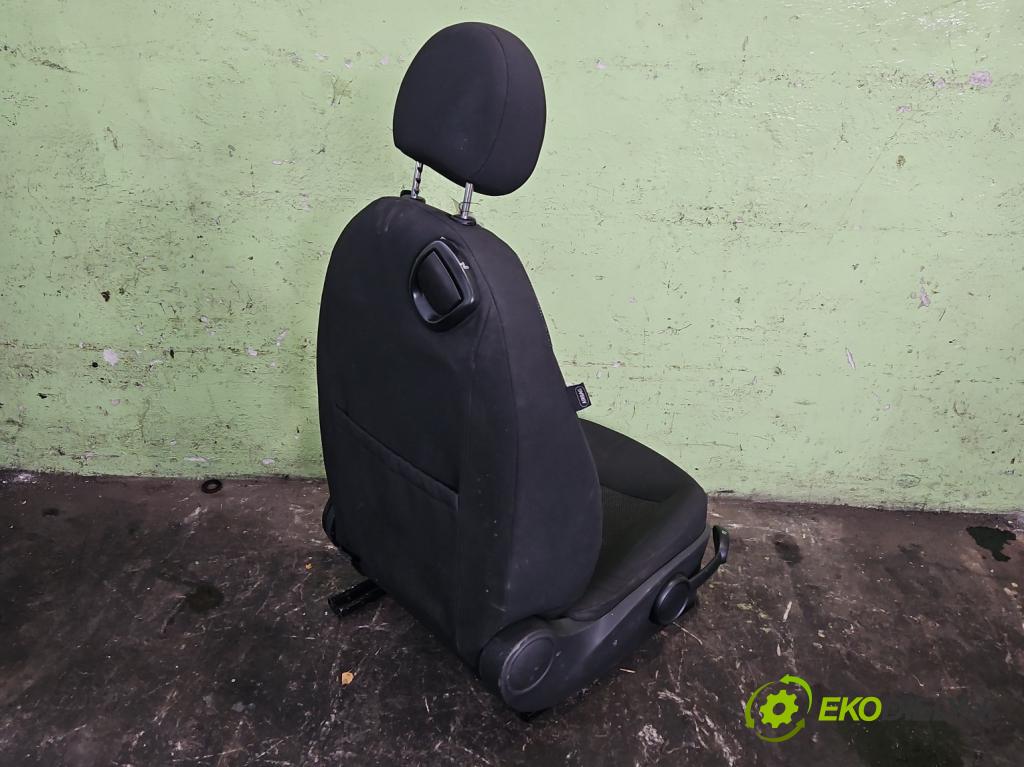 Mini One II 2006-2013 1.6 16V 120 hp manual 88 kW 1598 cm3 3- Sedadlo pravý  (Sedadlo)