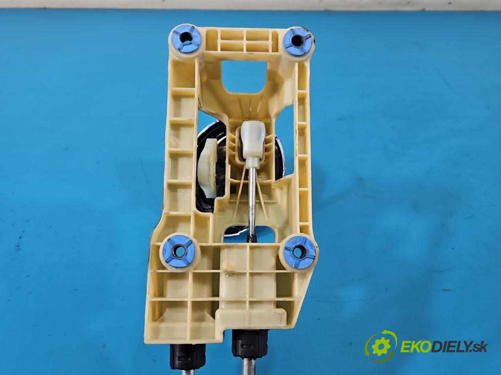 Hyundai I20 I 2008-2014 1.2 16V 78 HP manual 57.2 kW 1248 cm3 5- Páka: Změny: stupeň,rýchlosť 43700-0XXXX (Rýchlostná páka (kulisa))