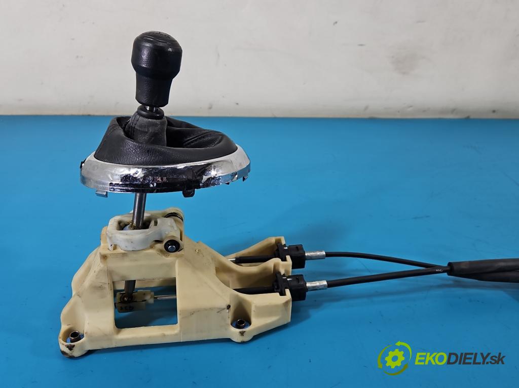 Hyundai I20 I 2008-2014 1.2 16V 78 HP manual 57.2 kW 1248 cm3 5- Páka: Změny: stupeň,rýchlosť 43700-0XXXX (Rýchlostná páka (kulisa))