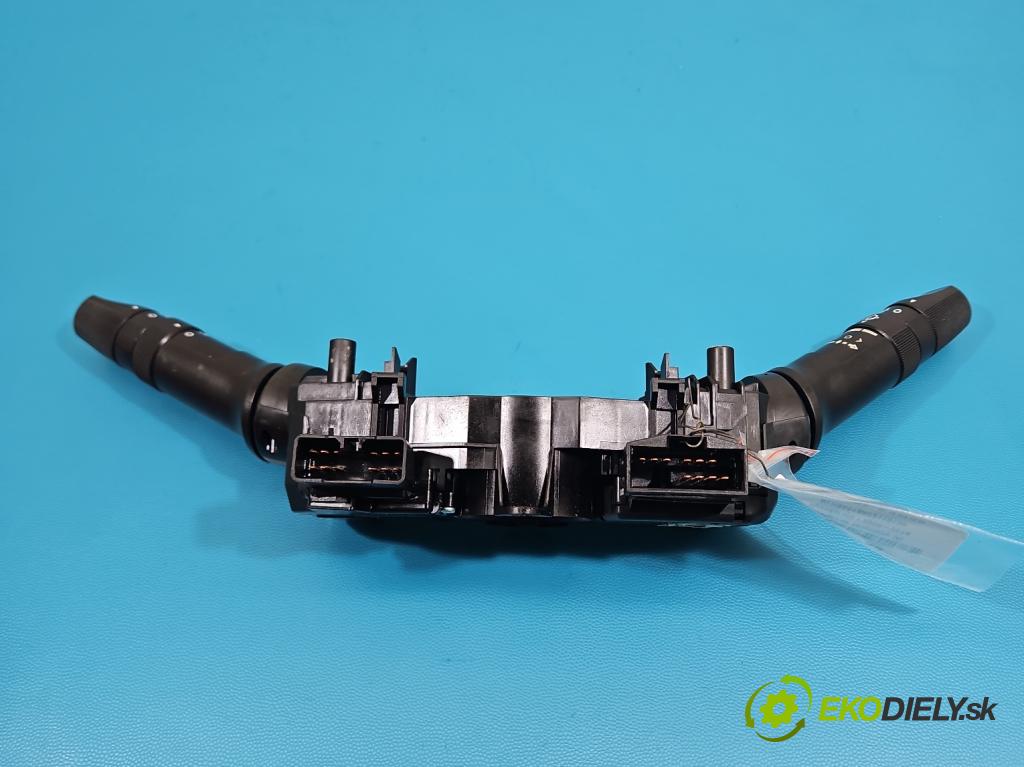 Hyundai I20 I 2008-2014 1.2 16V 78 hp manual 57.2 kW 1248 cm3 5- Přepínač sdružený 202007357 (Páčky pod volantem)