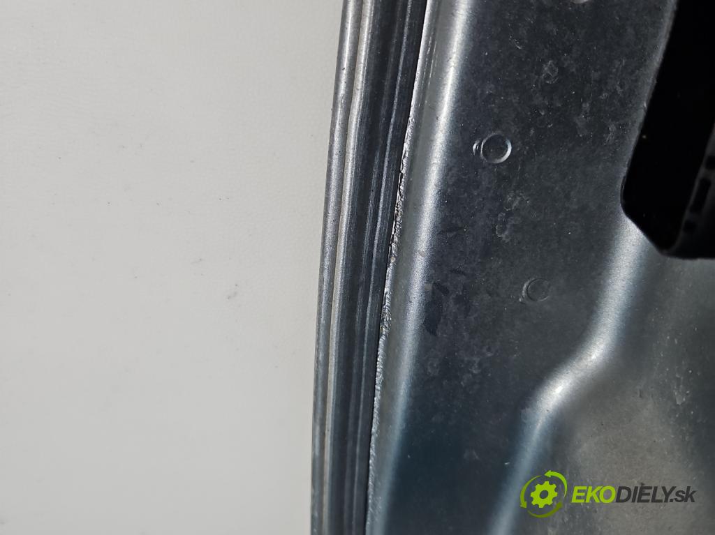 Opel Meriva B 2010-2017 1.3 cdti 75 hp manual 55 kW 1248 cm3 5- dveře přední pravé  (Klika dveří ostatní)