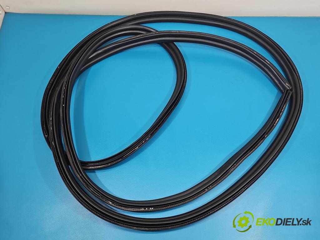 Renault Trafic III 2014 - 2.0 dci 150 hp manual 110 kW 1997 cm3 5- Těsnění: kufrových dveří