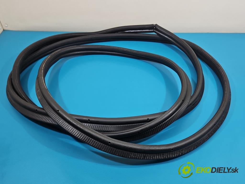 Renault Trafic III 2014 - 2.0 dci 150 hp manual 110 kW 1997 cm3 5- Těsnění: kufrových dveří 