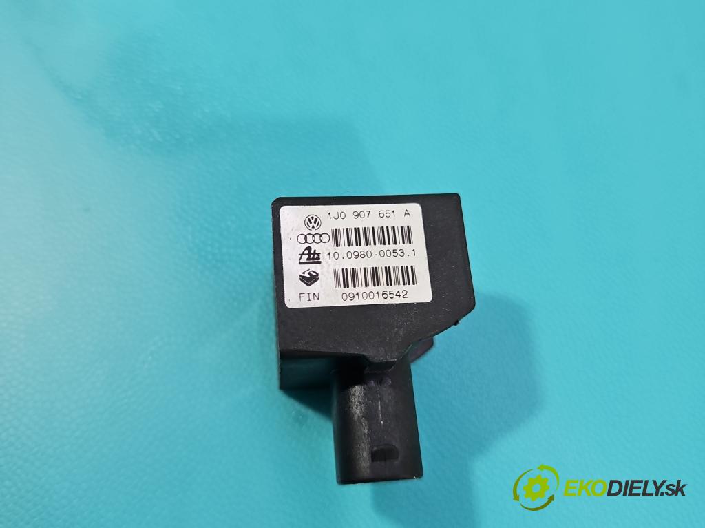 Vw Golf IV 1997-2003 1.4b: 75 hp manual 55 kW 1390 cm3 3- snímač ESP 1J0907651A