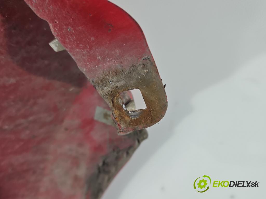 Hyundai I20 I 2008-2014 1.2 16V 78 hp manual 57.2 kW 1248 cm3 5- blatnik přední levý  (Levý přední blatník)