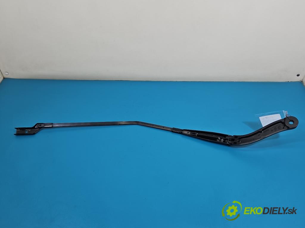 Renault Trafic III 2014 - 2.0 dci 150 hp manual 110 kW 1997 cm3 5- rameno stěrače pravé 97036203