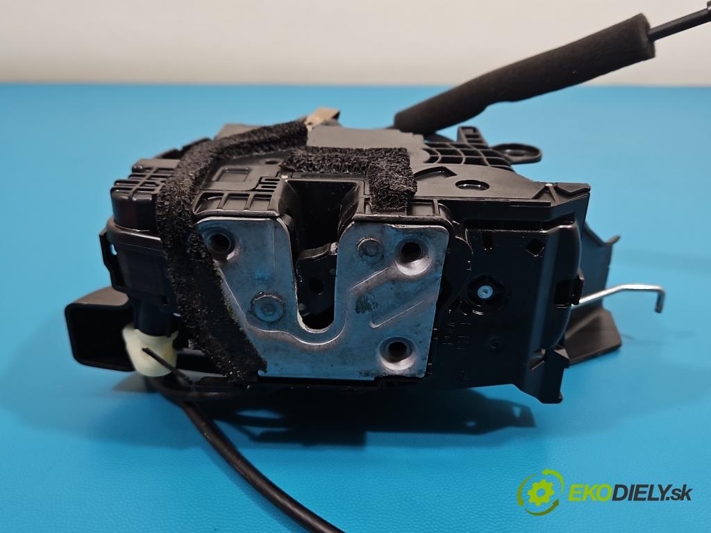 Renault Trafic III 2014 - 2.0 dci 150 hp manual 110 kW 1997 cm3 5- zámek přední levý 805038702R