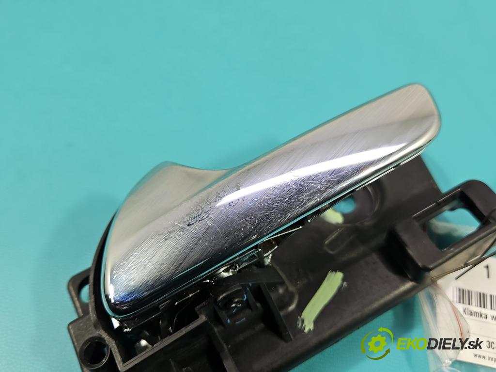 Fiat Freemont 2.0 jtd 170 hp automatic 125 kW 1956 cm3 5- klika uvnitř: přední levé