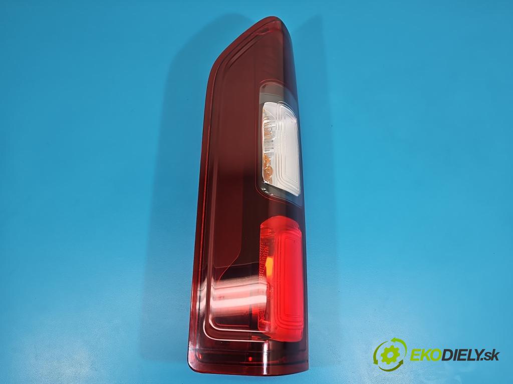Renault Trafic III 2014 - 2.0 dci 150 HP manual 110 kW 1997 cm3 5- svetlo / reflektor zadné ľavé 265556737R (Kľučka dverí ostatné)