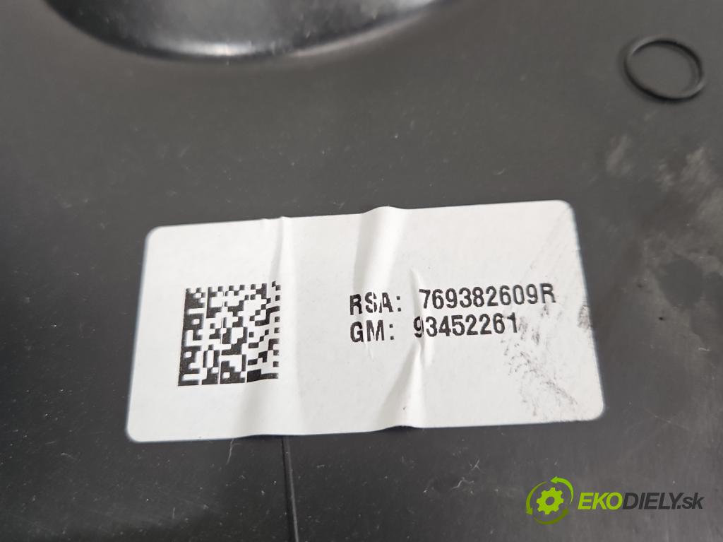 Renault Trafic III 2014 - 2.0 dci 150 hp manual 110 kW 1997 cm3 5- Tapacír: kufra: pravé 769381398R