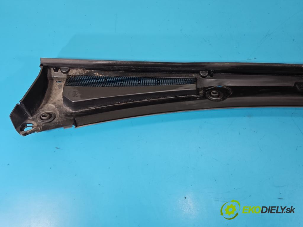 Renault Trafic III 2014 - 2.0 dci 150 HP manual 110 kW 1997 cm3 5- torpédo 668114420R (Torpédo (plast pod čelným sklom))