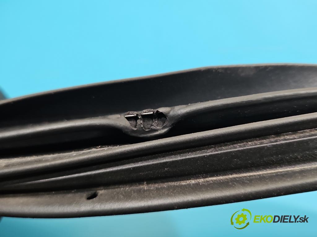 Renault Trafic III 2014 - 2.0 dci 150 HP manual 110 kW 1997 cm3 5- Těsnění: dvere zadné pravé  (Karoséria ostatné)