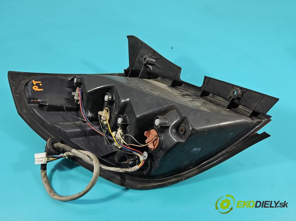 Opel Antara 2006-2015 2.0 cdti 150 HP automatic 110 kW 1991 cm3 5- svetlo / reflektor zadné pravé  (Kľučka dverí ostatné)