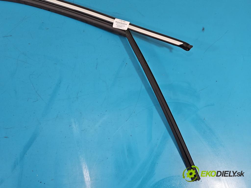 Skoda Superb III 2015-2024 2.0 tdi 150 hp automatic 110 kW 1968 cm3 5- lišta dveře přední pravé 3V0837432