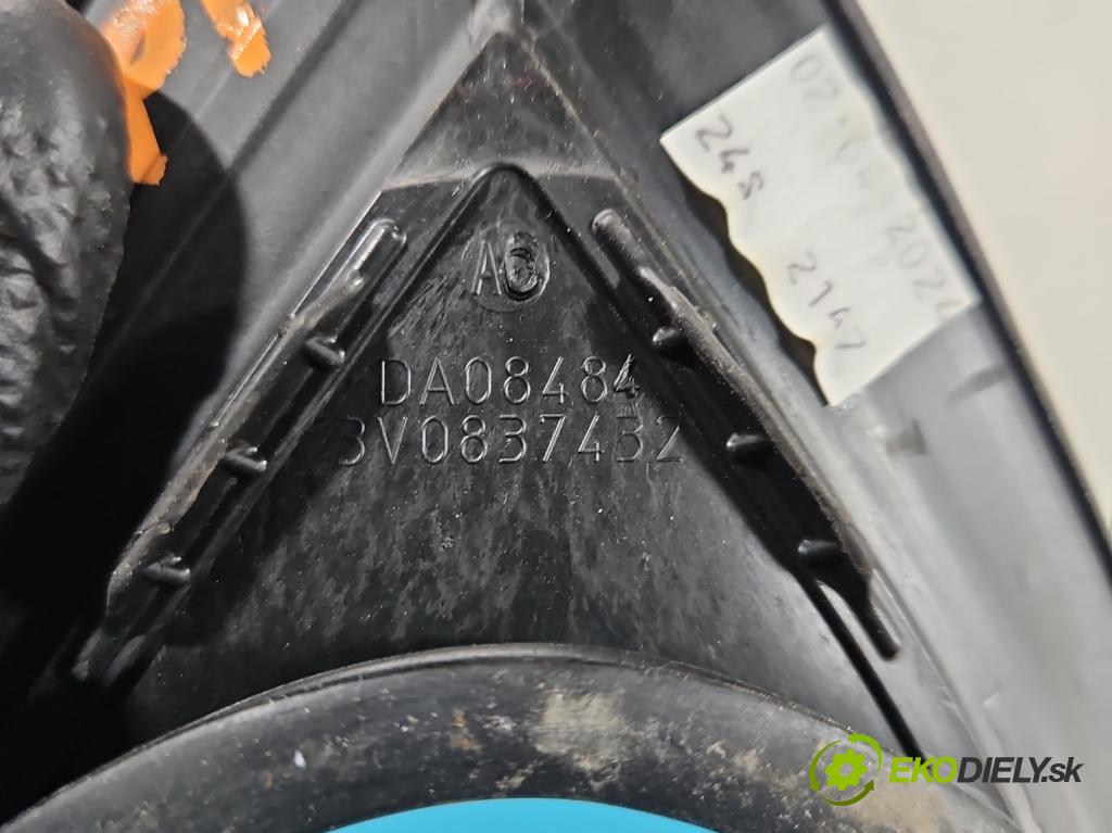 Skoda Superb III 2015-2024 2.0 tdi 150 hp automatic 110 kW 1968 cm3 5- lišta dveře přední pravé 3V0837432