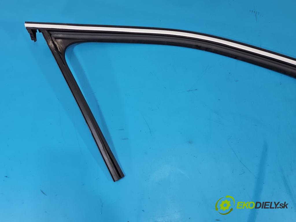 Skoda Superb III 2015-2024 2.0 tdi 150 hp automatic 110 kW 1968 cm3 5- lišta dveře přední pravé 3V0837432